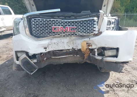 2015 GMC Yukon Xl 1500 Denali z USA, uszkodzony, nr VIN 1GKS2JKJ3FR192893